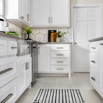 Trendy Design Selections Refresh a 1978 Kitchen