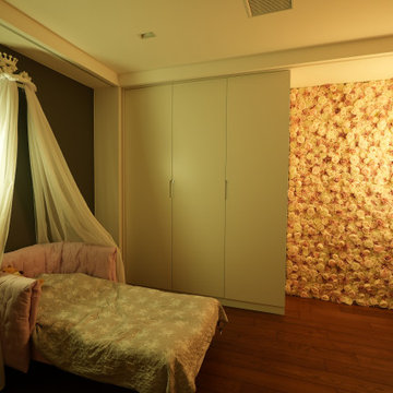 Single family home with Lighting design and Lutron lighting control