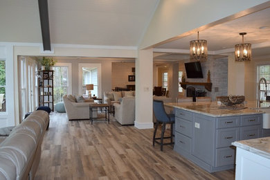 Example of a classic kitchen design in Atlanta