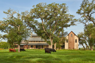 Country exterior home photo in Austin