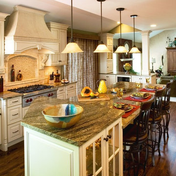 Ivory-Glazed Kitchen in Lake In The Hills