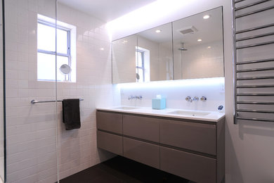 Bathroom - modern bathroom idea in San Francisco