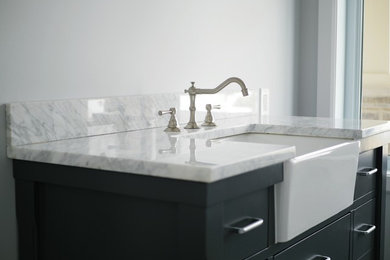 Bathroom - craftsman bathroom idea in Montreal