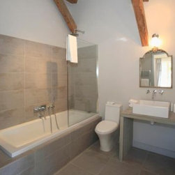 Ch&acirc;teau Les Carrases - Bathroom Sinks