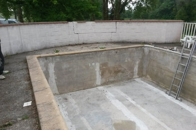 Aménagement d'une piscine contemporaine.