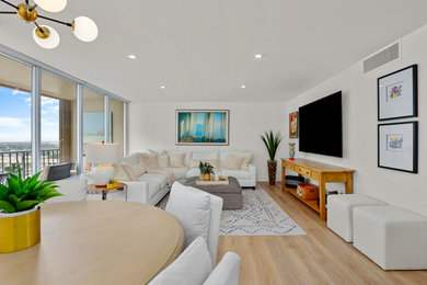 Example of a family room design in Miami