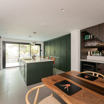 Classic In-Frame Shaker Kitchen & Bar - Islington