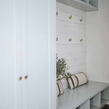 2016-06 Edgy Modern Farmhouse