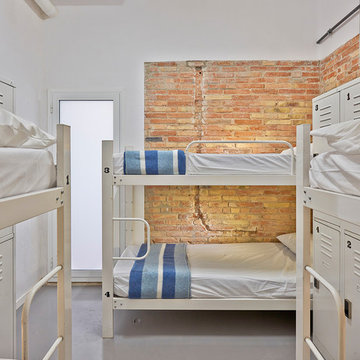 Hola Hostal Collblanc
