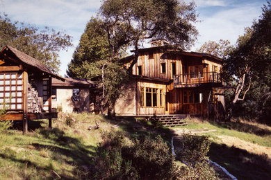 Example of an arts and crafts exterior home design in San Francisco