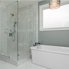 Bathroom (Main)