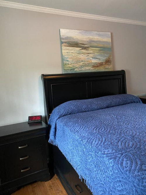 Painting above Bed too big?