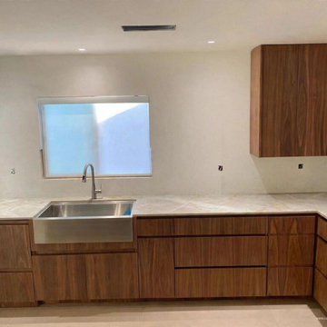 Wadva Modern Walnut Natural Plain Sliced Grain Matched Kitchen