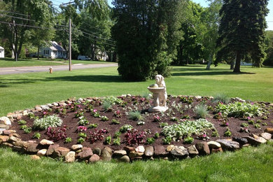 Design ideas for a traditional landscaping in Boston.