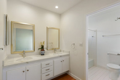 Inspiration for a contemporary home design remodel in Los Angeles