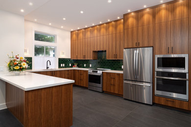 Example of a kitchen design in Miami