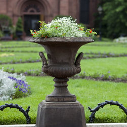 Smithsonian L'Enfant Urn - Garden Statues And Yard Art