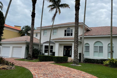Exterior home photo in Miami