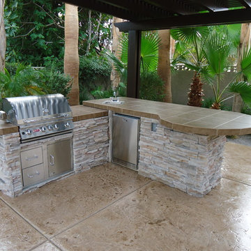 Outdoor Kitchens & Entertainment Areas