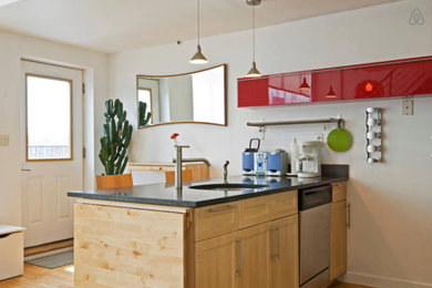Minimalist kitchen photo in New York