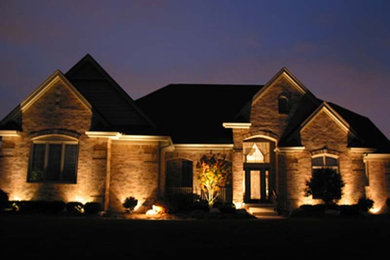 Example of a minimalist home design design in Charlotte