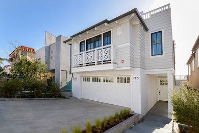 Coastal exterior home idea in Los Angeles