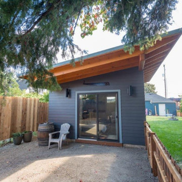 NE Portland Guest Suite with covered porch