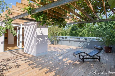 Große Moderne Pergola Terrasse in München
