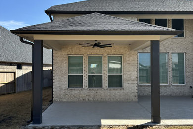 Transitional patio photo in Houston