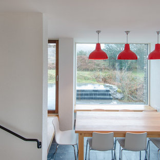 コークのコンテンポラリースタイルのLDKの画像