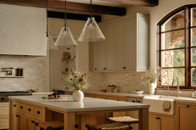Kitchen - mediterranean kitchen idea in Los Angeles