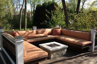 Elegant deck photo in Chicago