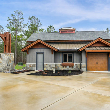 Detached Garage