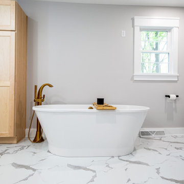 Light Airy Modern Bathroom