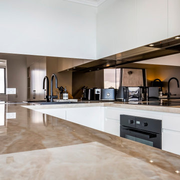 Kitchen with Bronzed Mirror Splashbacks