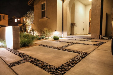Inspiration for a contemporary landscaping in San Diego.
