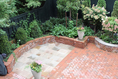 Inspiration for a modern patio remodel in New York