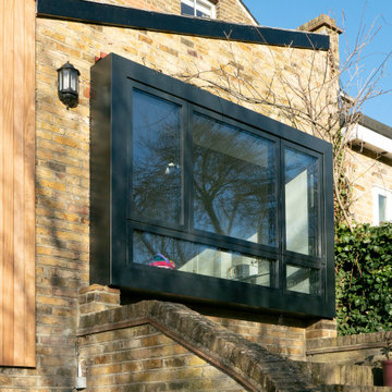Oriel Window, Loughton