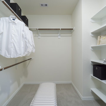 Houston, Texas | Newport - Enclave Maldives Owner's Closet