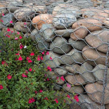 Comfort Lounge: Industrial chic designed for entertaining