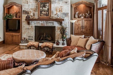 Elegant living room photo in Dallas