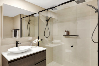 Inspiration for a contemporary bathroom in Townsville.