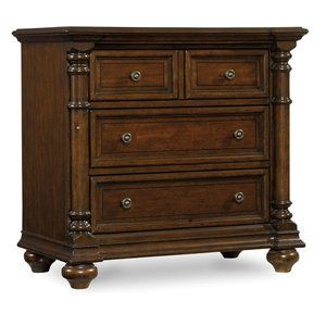 Leesburg Chest Traditional Dressers By Buildcom Leesburg Chest Traditional Dressers