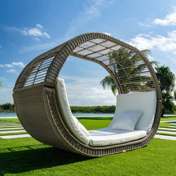 Panama Jack Haven Daybed with Cushions