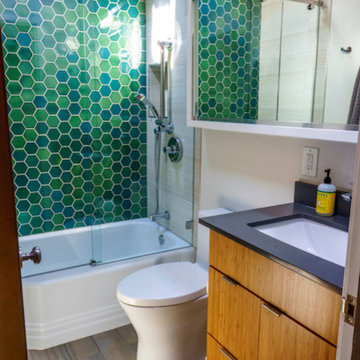 El Cerrito Hills Mid Century Modern Guest Bathroom
