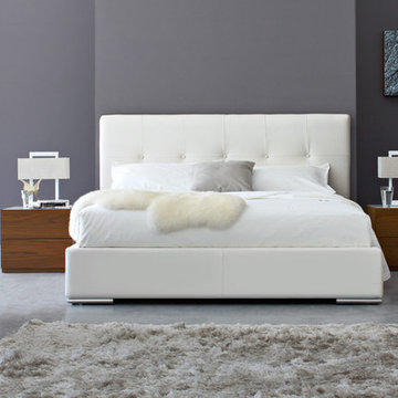 Swami bed by Calligaris