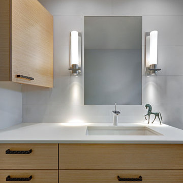 Sacramento White Wrapped Bathroom