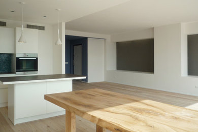 Kitchen - contemporary kitchen idea in Bologna