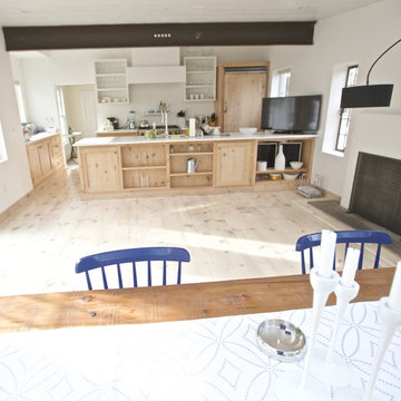 White washed Pine floors