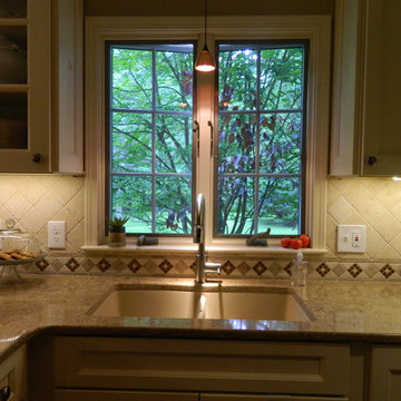 Neutral, Traditional Kitchen